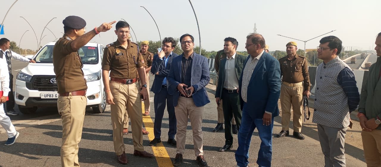 जिलाधिकारी और वरिष्ठ पुलिस अधीक्षक ने दुर्घटना बाहुल्य कटों का किया निरीक्षण, दिए आवश्यक निर्देश