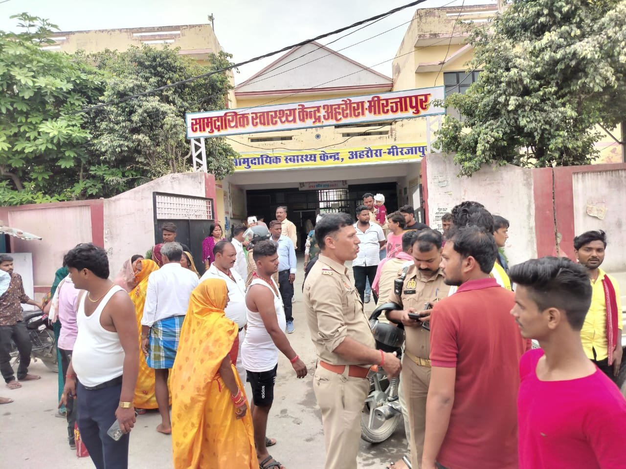 दर्शन करके लौट रही ऑटो पलटी, सात घायल, ऑटो हुई क्षतिग्रस्त