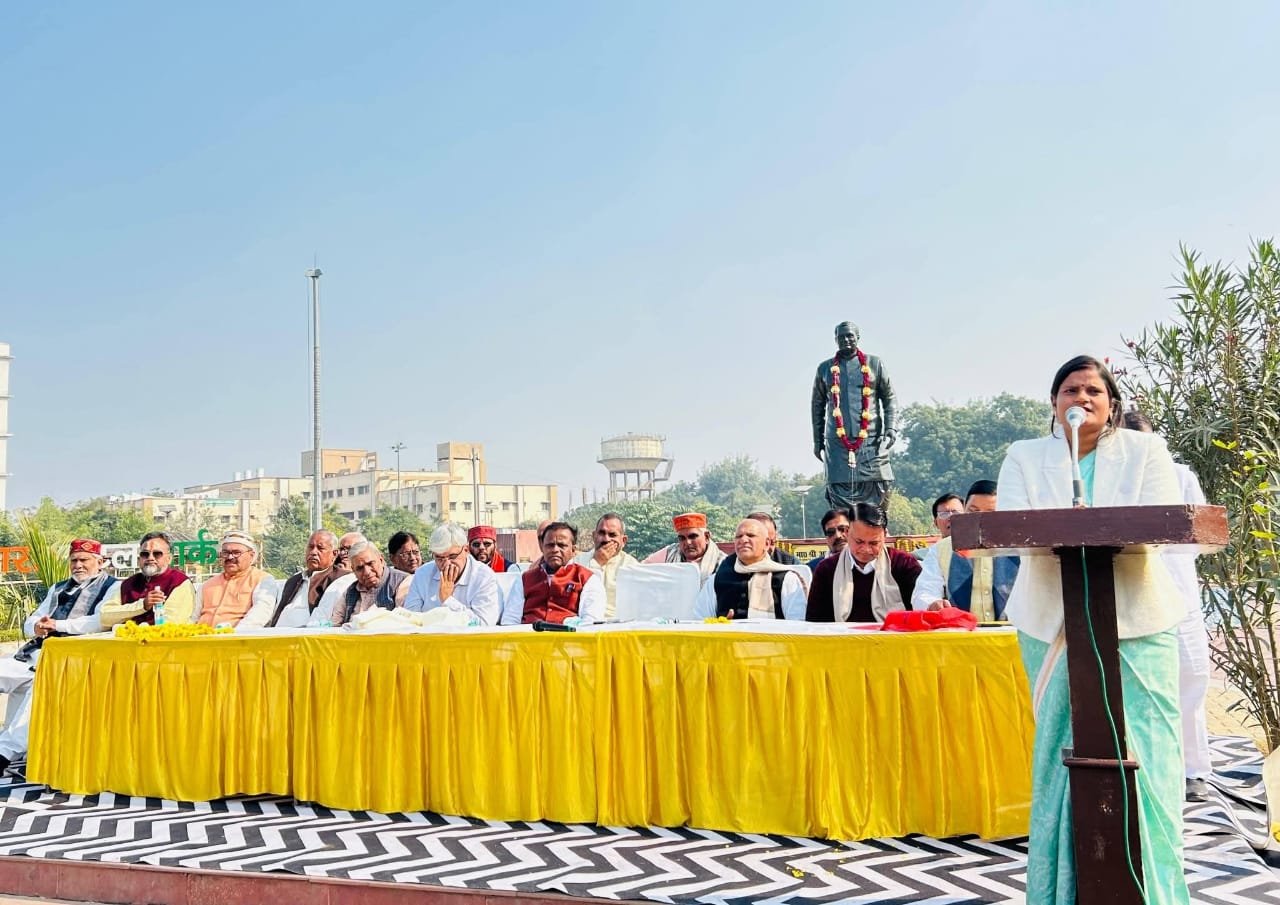 अटल जयंती पर विचार गोष्ठी एवं माल्यार्पण कार्यक्रम आयोजितपूर्व प्रधानमंत्री अटल बिहारी वाजपेई जी के विचारों को आत्मसात करने का लिया संकल्प