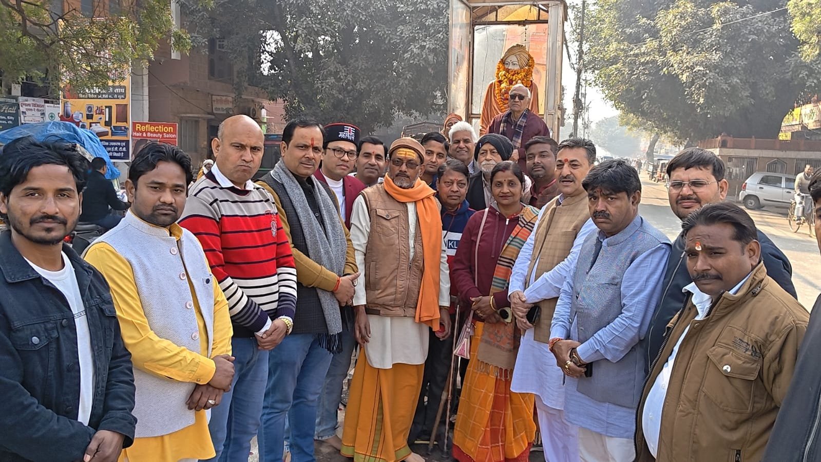 स्वामी विवेकानंद जी की प्रतिमा पर माल्यार्पण कर विचार गोष्ठी आयोजन