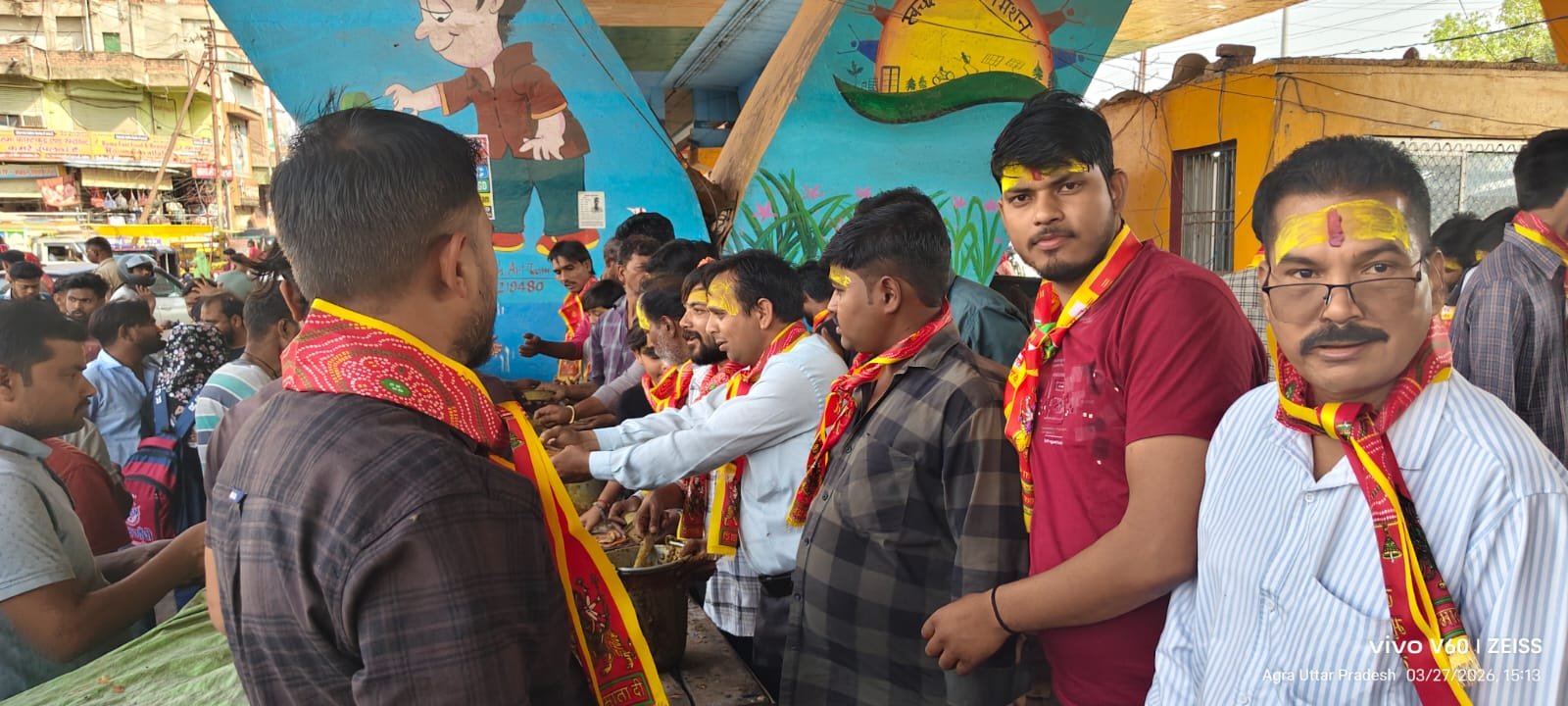 रामनवमी पर सुभाष चौराहे पर विशाल भंडारा, हजारों श्रद्धालुओं ने किया प्रसाद ग्रहण